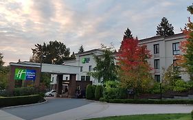 Holiday Inn Express And Suites Surrey, An Ihg Hotel Exterior photo