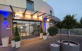 Holiday Inn Express Paris - Velizy, An Ihg Hotel Exterior photo