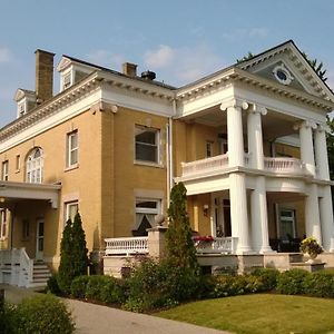 Cartier Mansion Panzió Ludington Exterior photo