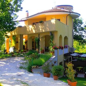 Villa Almelia Vinchiaturo Exterior photo