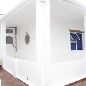 The White House Lodge Fokváros Exterior photo