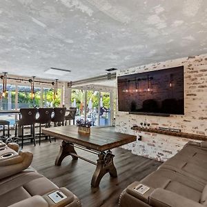 Villa With Outdoor Sauna, Outdoor Bar And Pergola With Games Miami Exterior photo