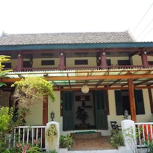 Oui'S Guesthouse Luangprabang Exterior photo