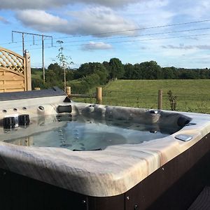 Arvalee Retreat With Outdoor Hottub Panzió Omagh Exterior photo