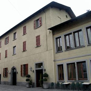 Hotel Trieste Morbegno Exterior photo