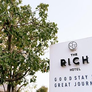 The Rich Hotel Nakhonratcsaszima Exterior photo
