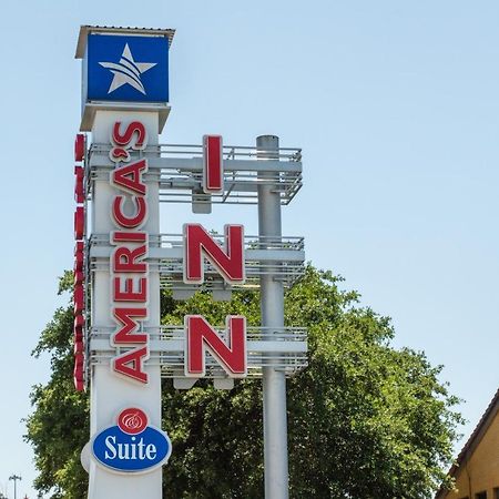 America'S Inn Houston/Stafford /Sugarland Kültér fotó