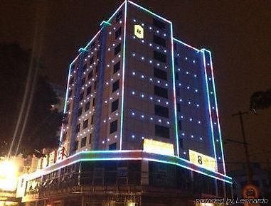 Super 8 Hotel Fuzhou Railway Station West Kültér fotó
