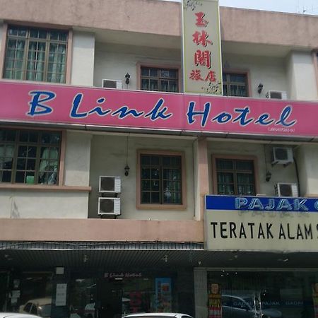 B Link Hotel Kulai Kültér fotó