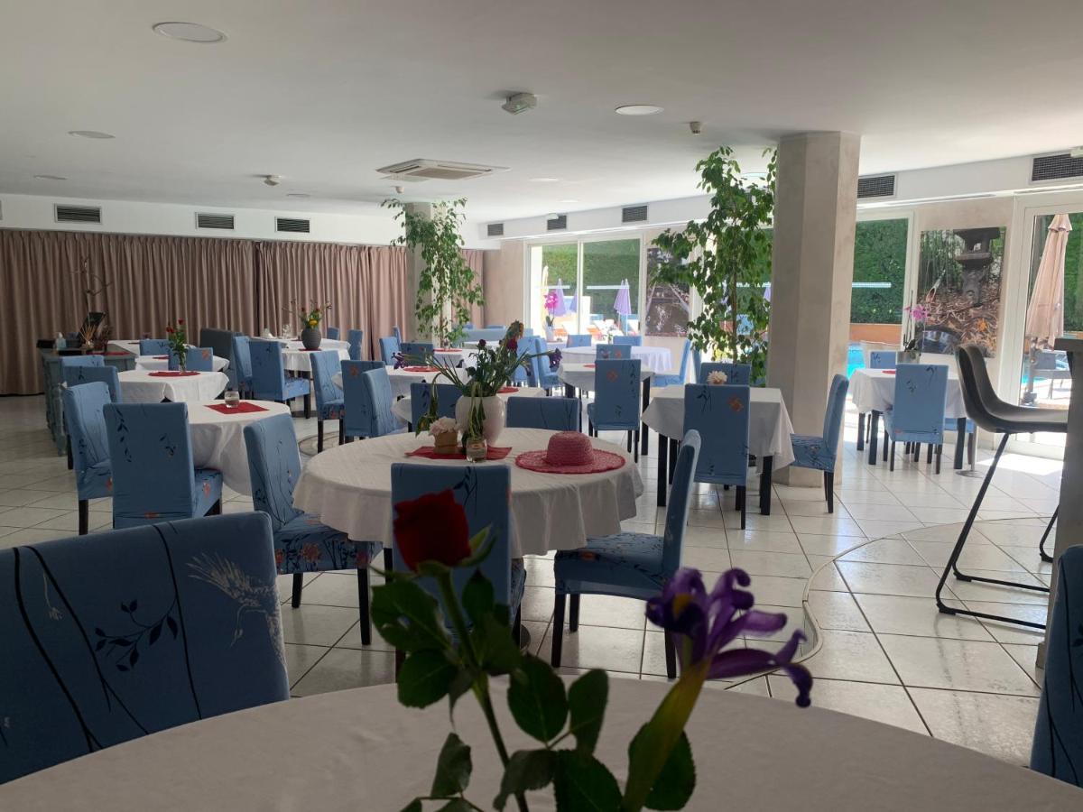Hotel Restaurant De La Mer Golfe-Juan Kültér fotó
