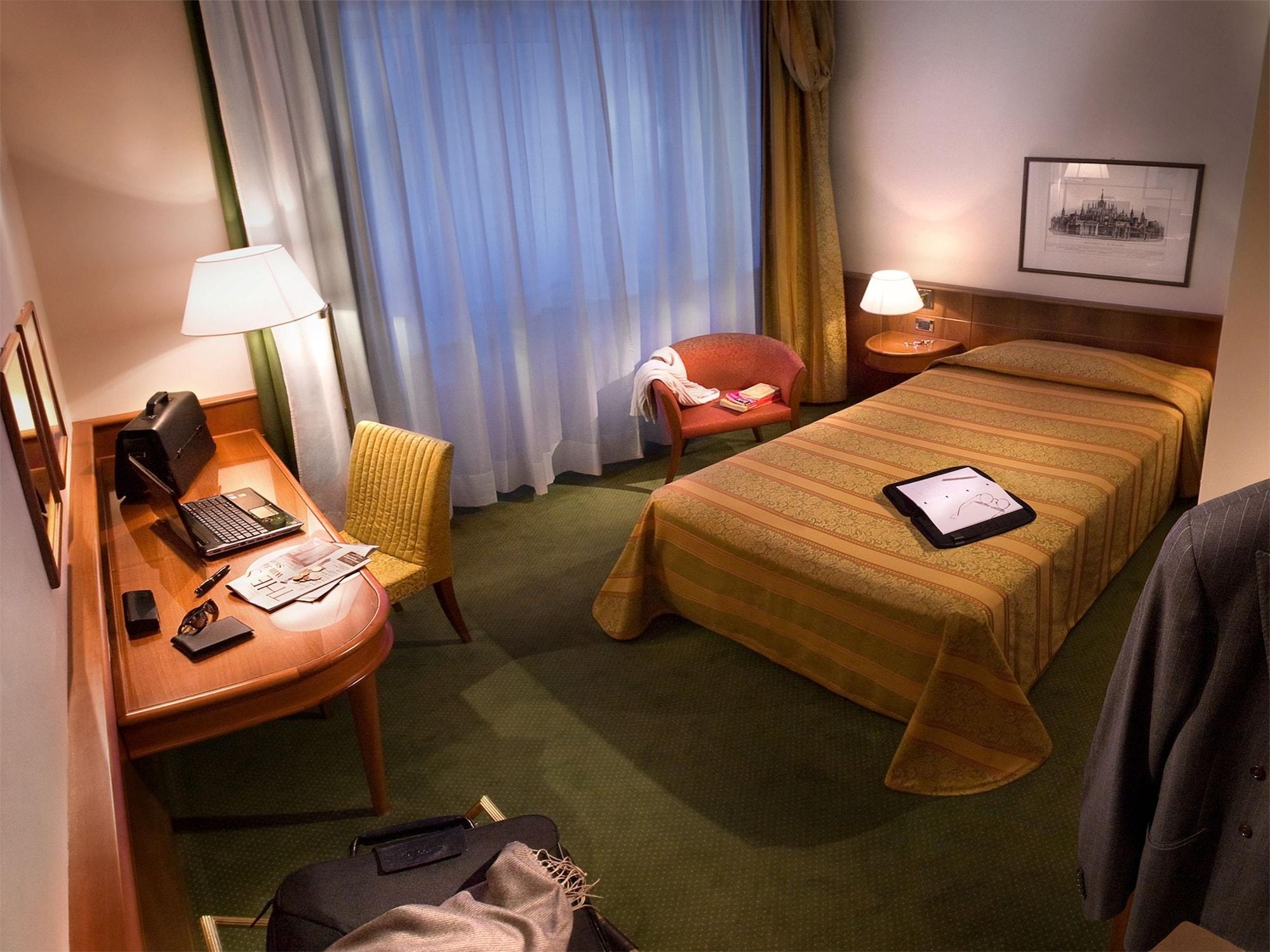Hotel Cavour Milánó Kültér fotó