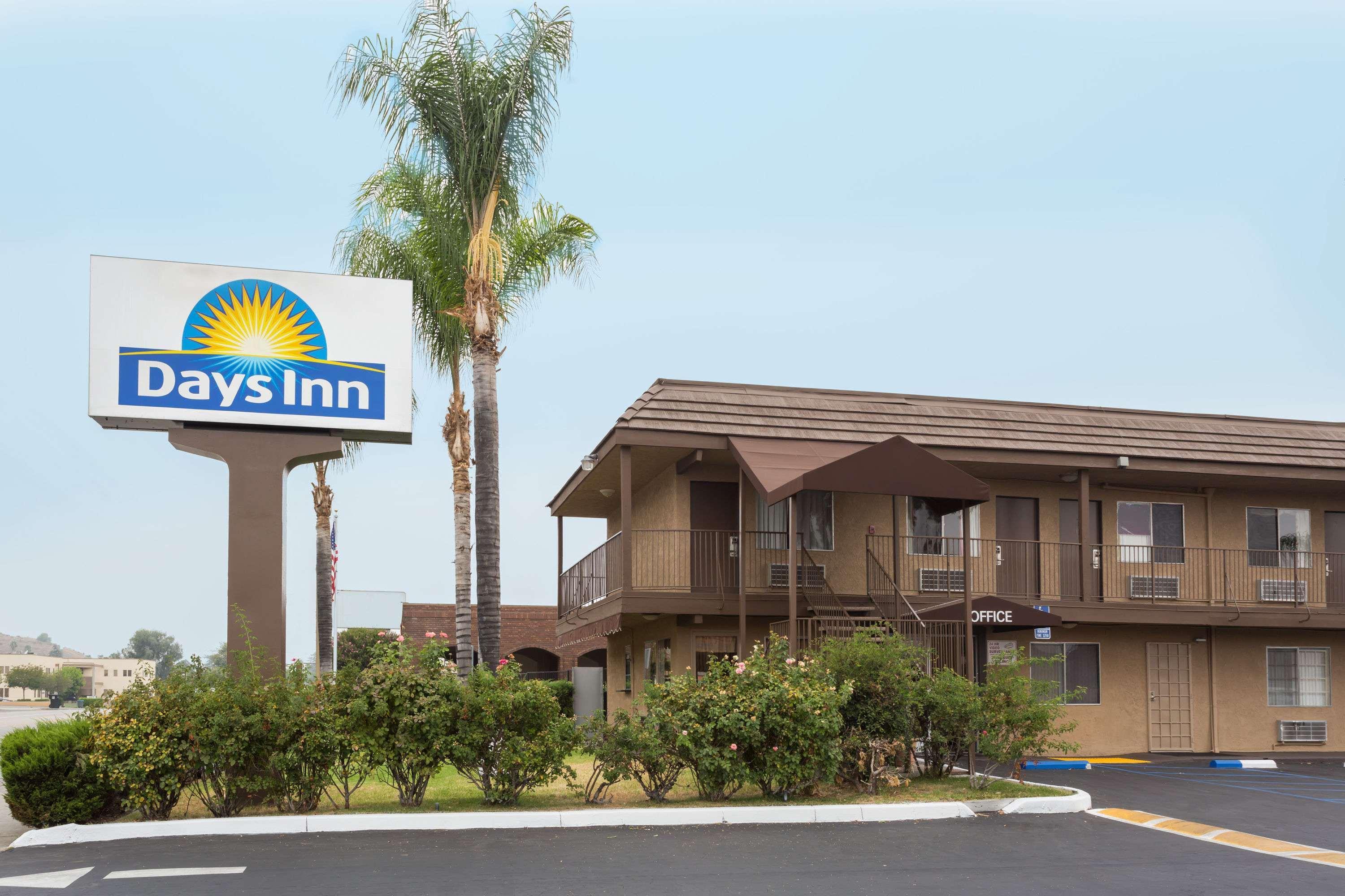 Days Inn By Wyndham In San Bernardino Kültér fotó