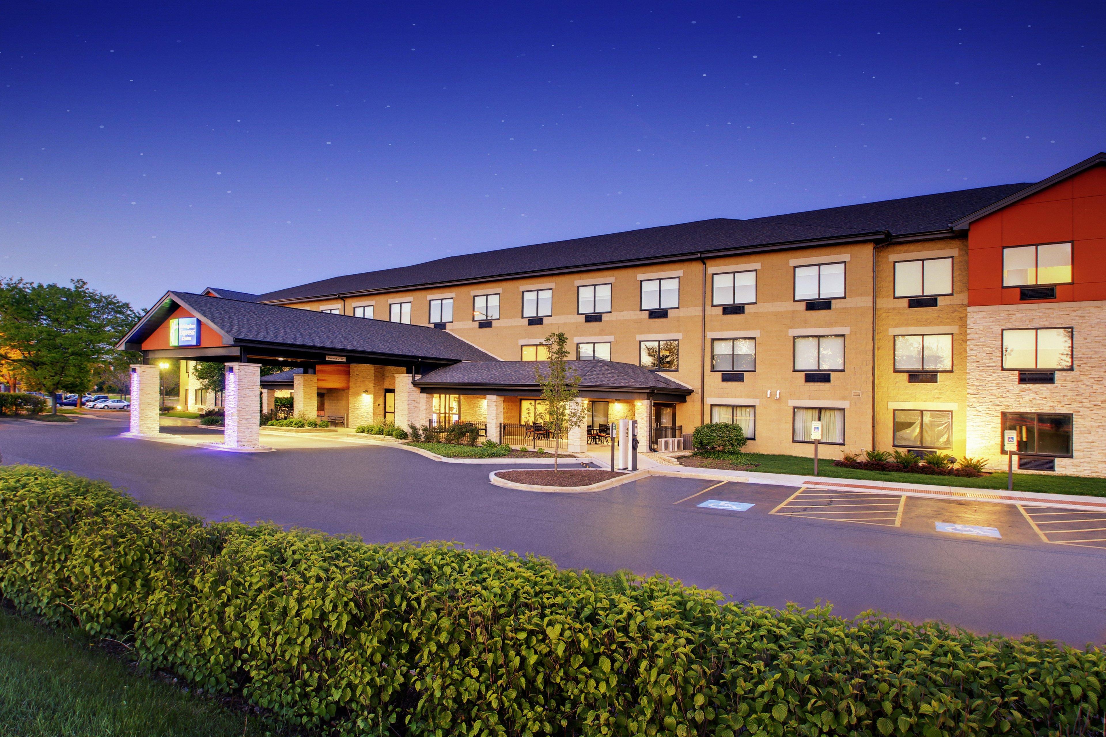 Holiday Inn Express & Suites Aurora - Naperville, An Ihg Hotel Kültér fotó