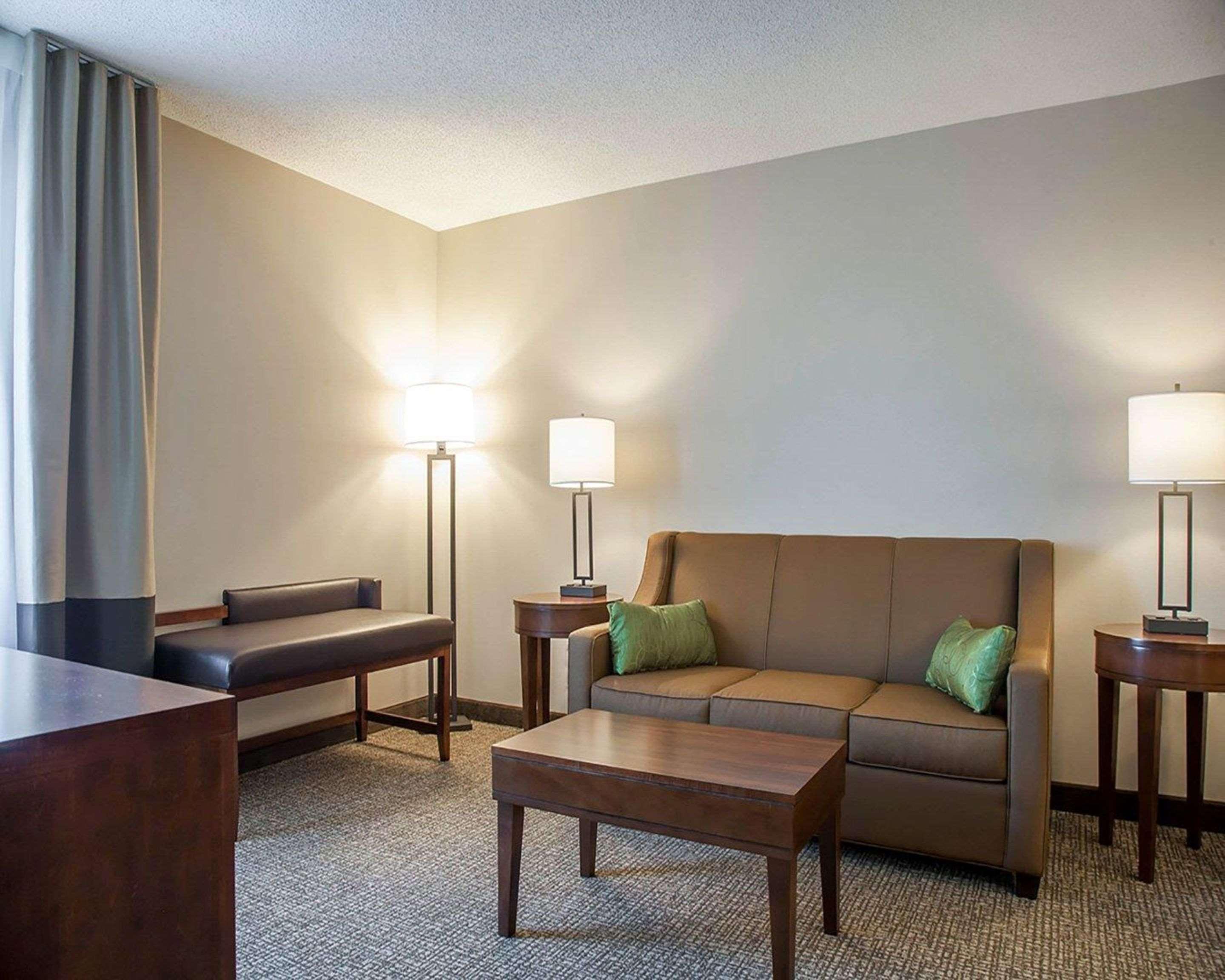 Comfort Suites West Warwick - Providence Kültér fotó