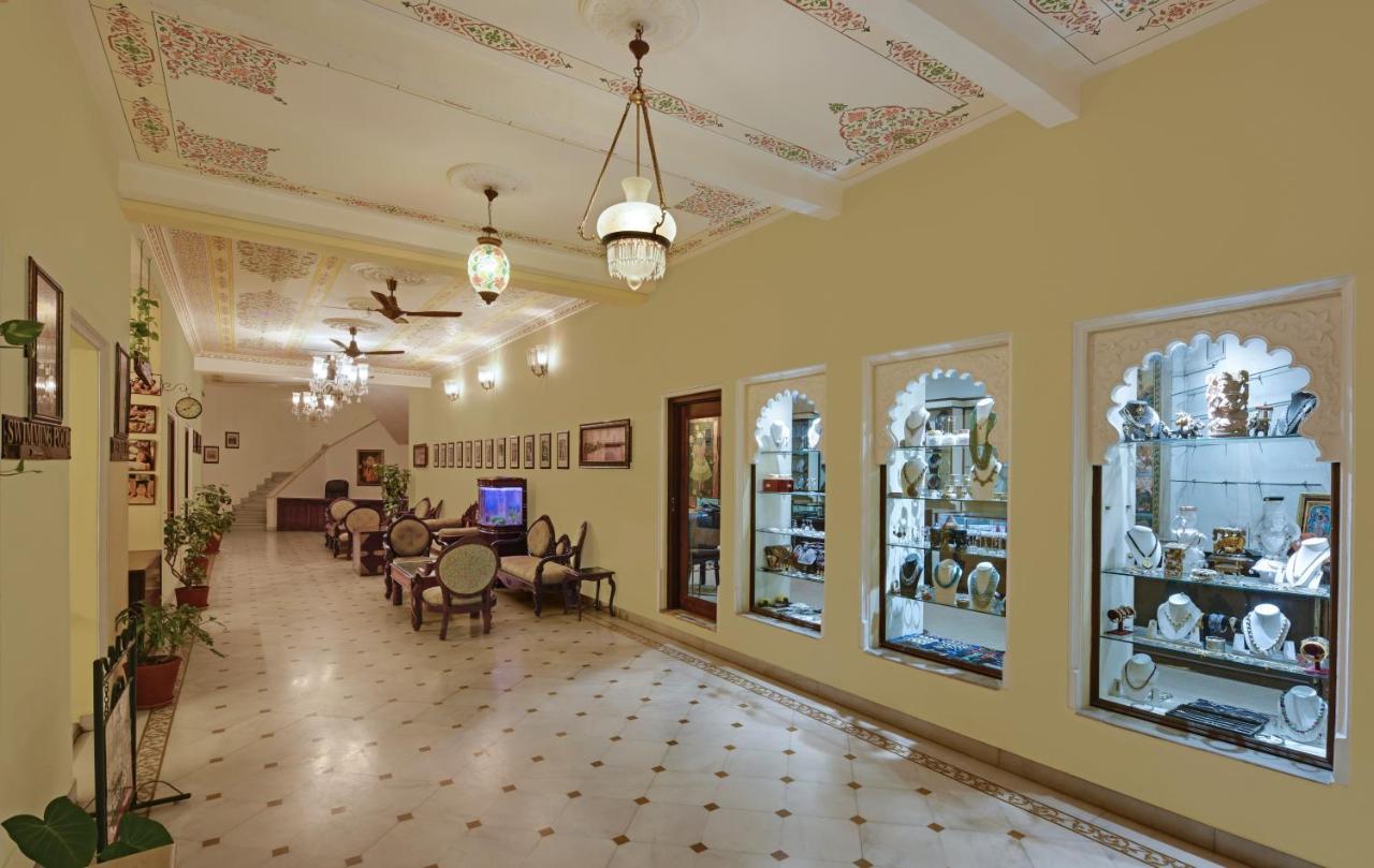 Swaroop Vilas - Lake Facing Boutique Hotel Udaipur Kültér fotó
