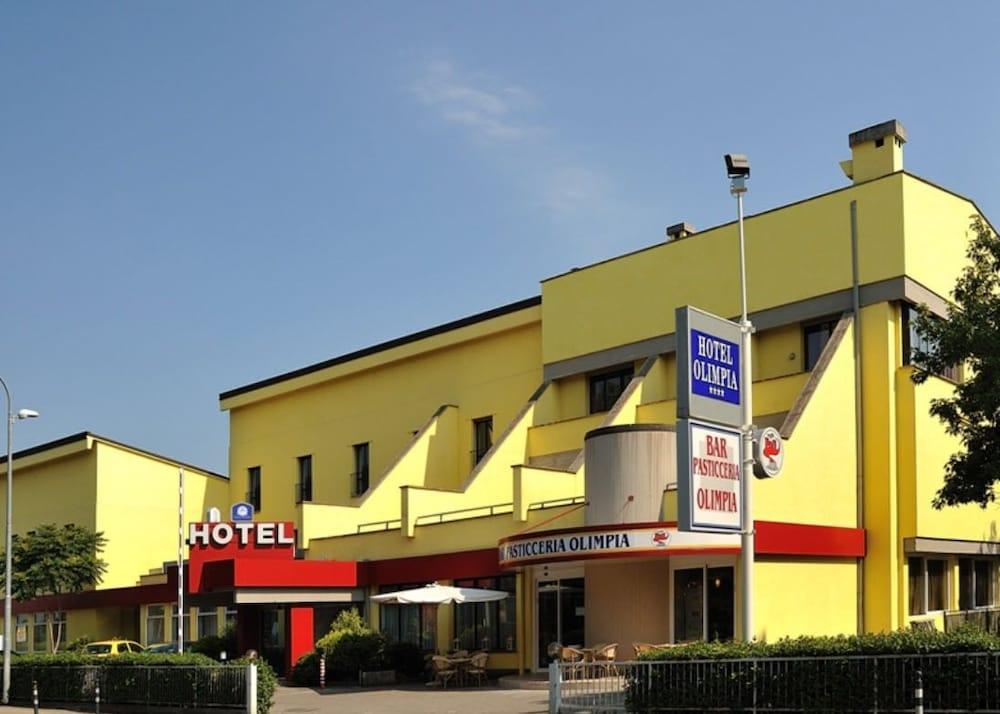 Hotel Olimpia Imola Kültér fotó