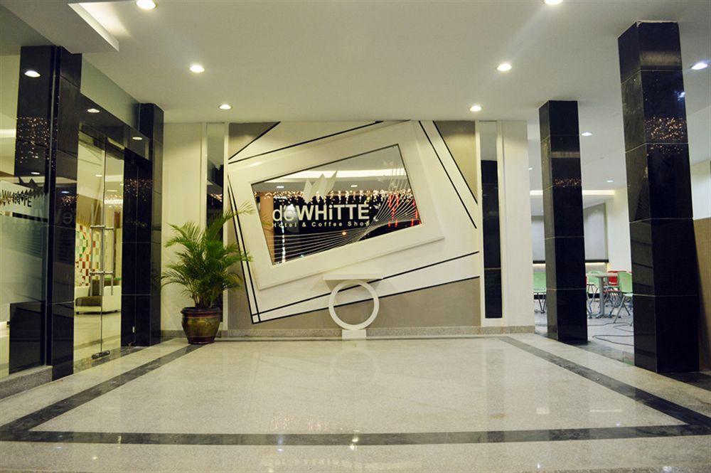 D Ewhitte Hotel Pekanbaru Kültér fotó