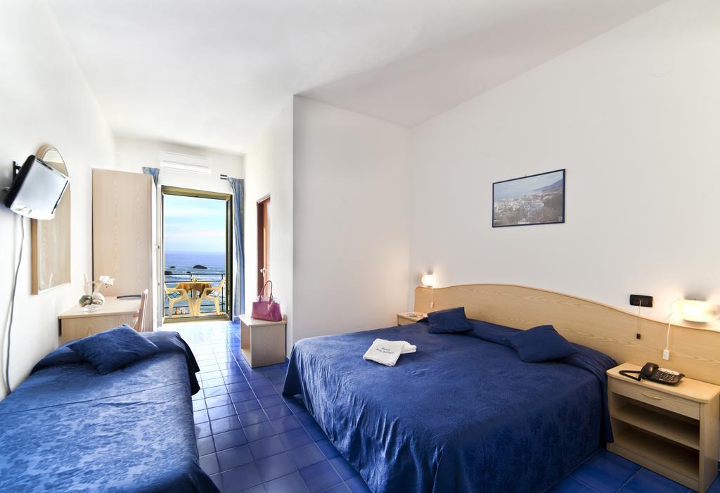 Hotel Riva Del Sole Forio di Ischia Szoba fotó