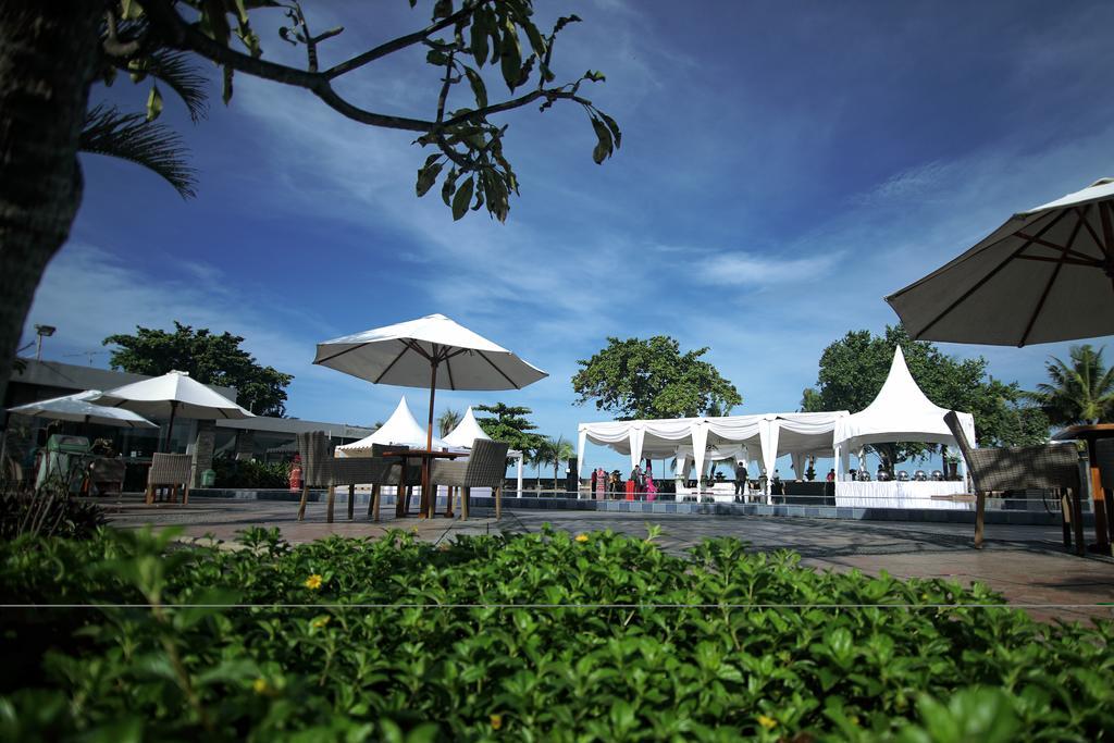 Pangeran Beach Hotel Padang  Kültér fotó
