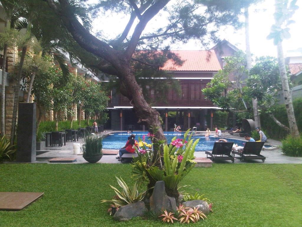 Surya Kencana Seaside Hotel Pangandaran Kültér fotó