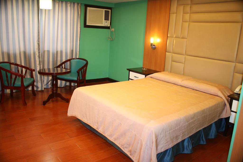 Hotel Sogo - Dau, Pampanga Angeles Szoba fotó
