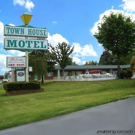 Town House Motel Tupelo Kültér fotó
