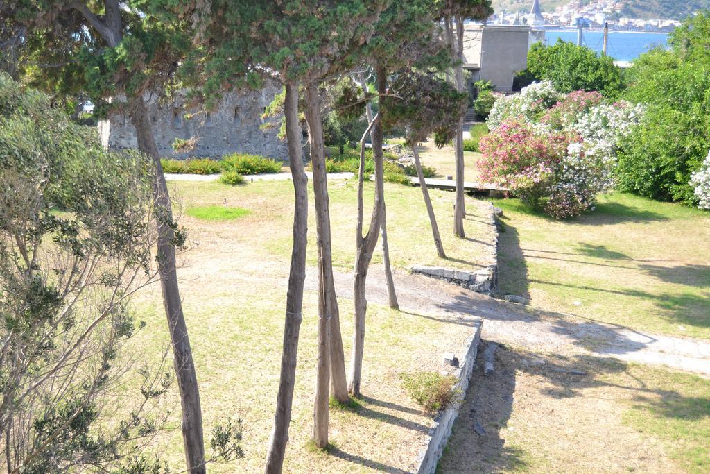 Hotel Porto Azzurro Giardini Naxos Kültér fotó