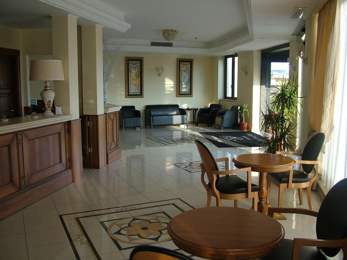 Hotel San Giorgio Crotone Kültér fotó
