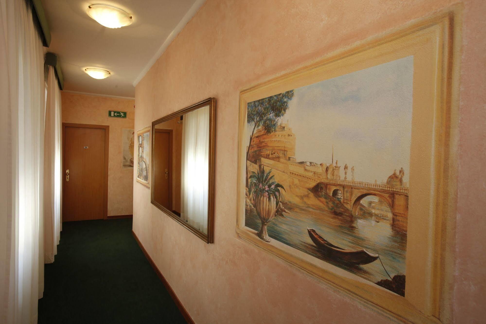 Hotel Adriatic Róma Kültér fotó