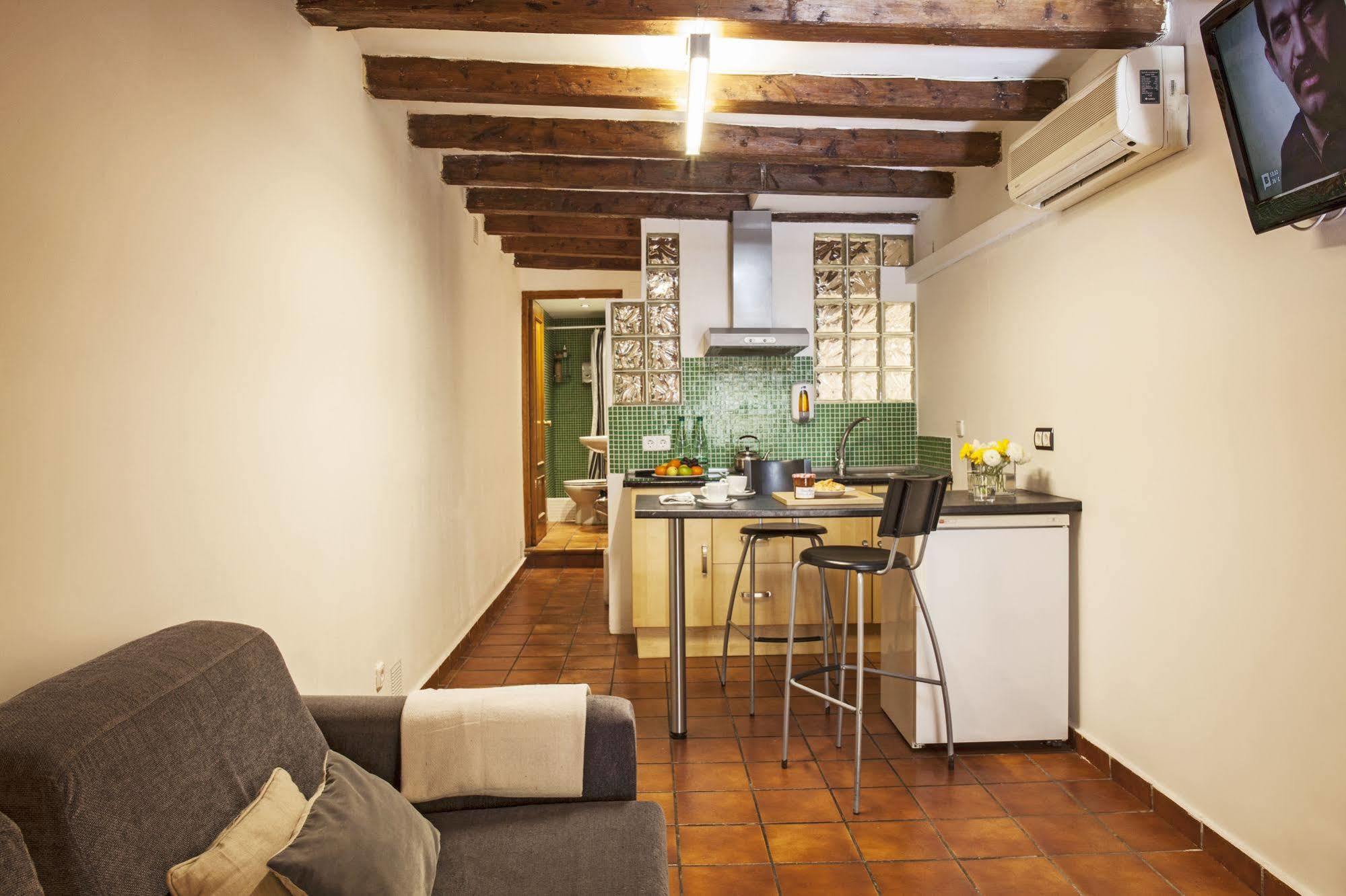 Ainb Las Ramblas-Guardia Apartments Barcelona Kültér fotó