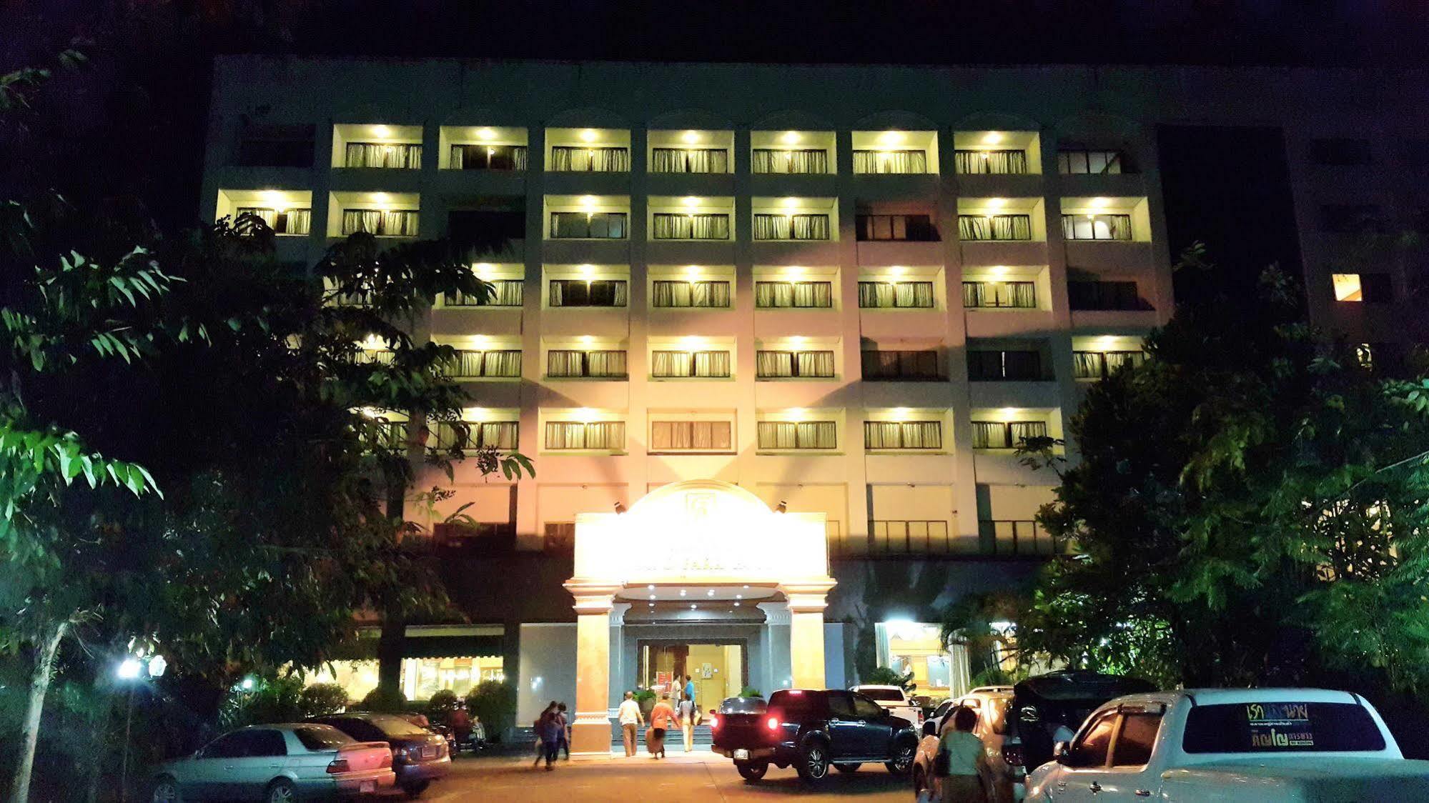 Grand Park Hotel Nakhon Szi Thammarat Kültér fotó