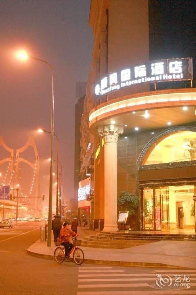 Shunfeng International Hotel Csengtu Kültér fotó