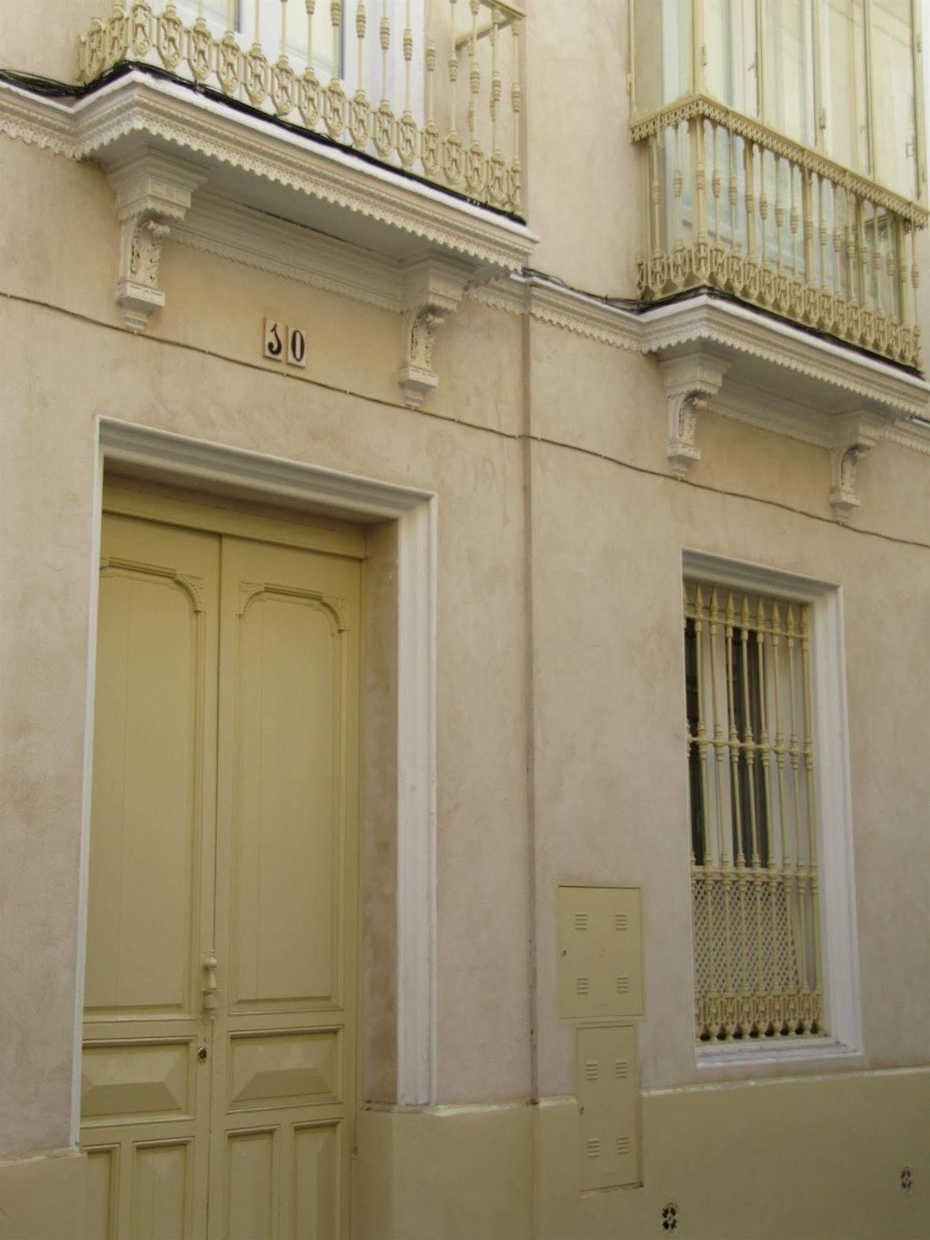 Life Apartments San Vicente Sevilla Kültér fotó