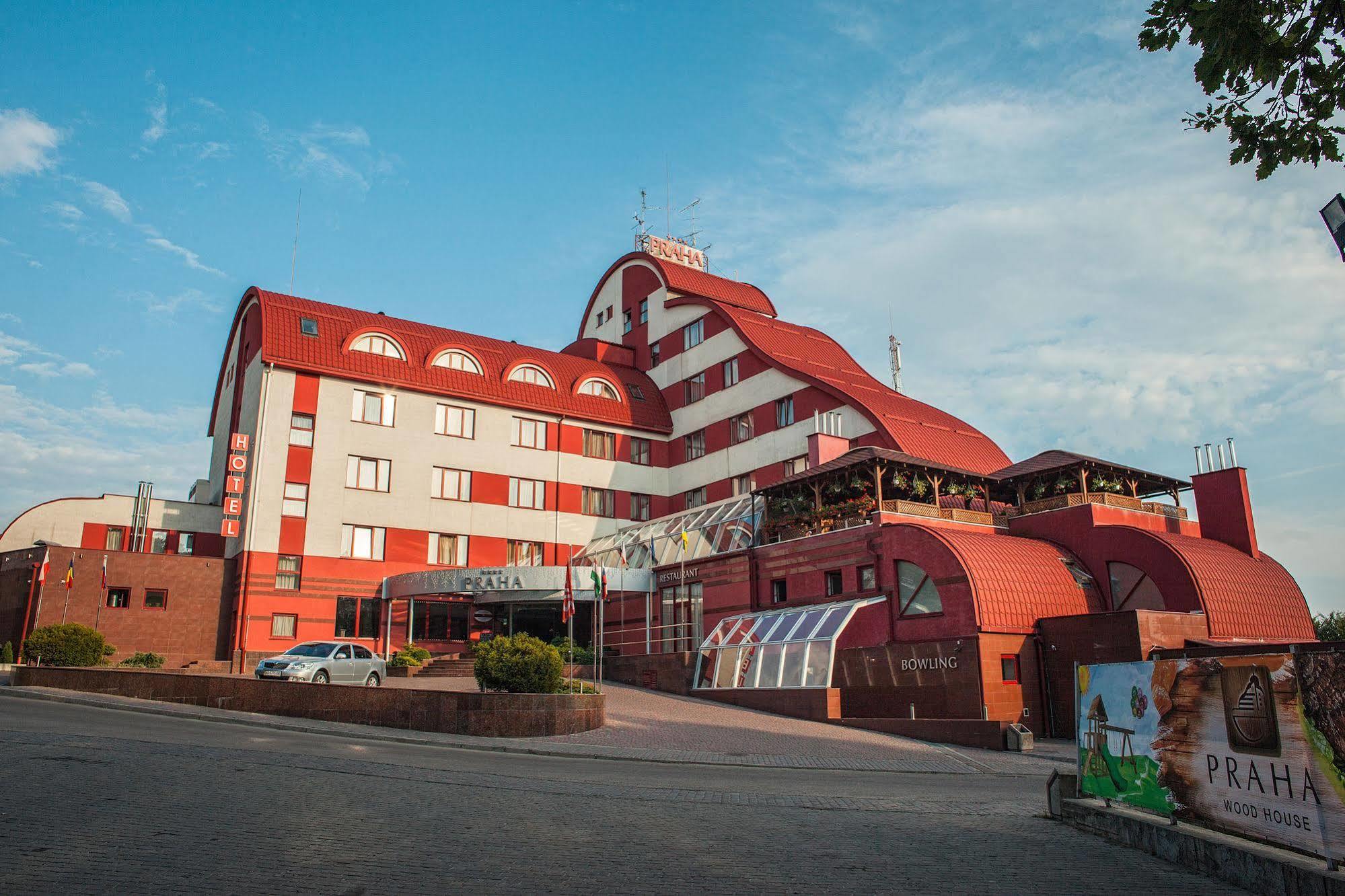 Hotel Praha Ungvár Kültér fotó