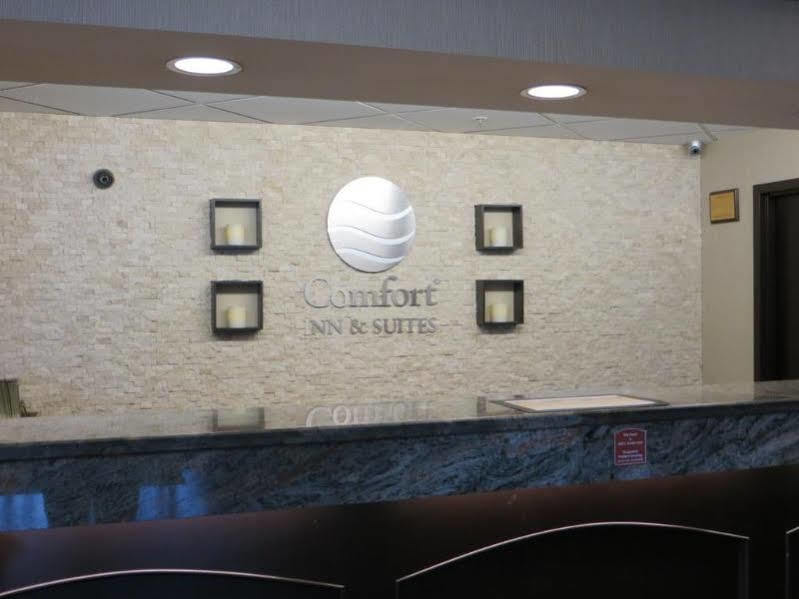 Comfort Inn And Suites University YYC Kültér fotó