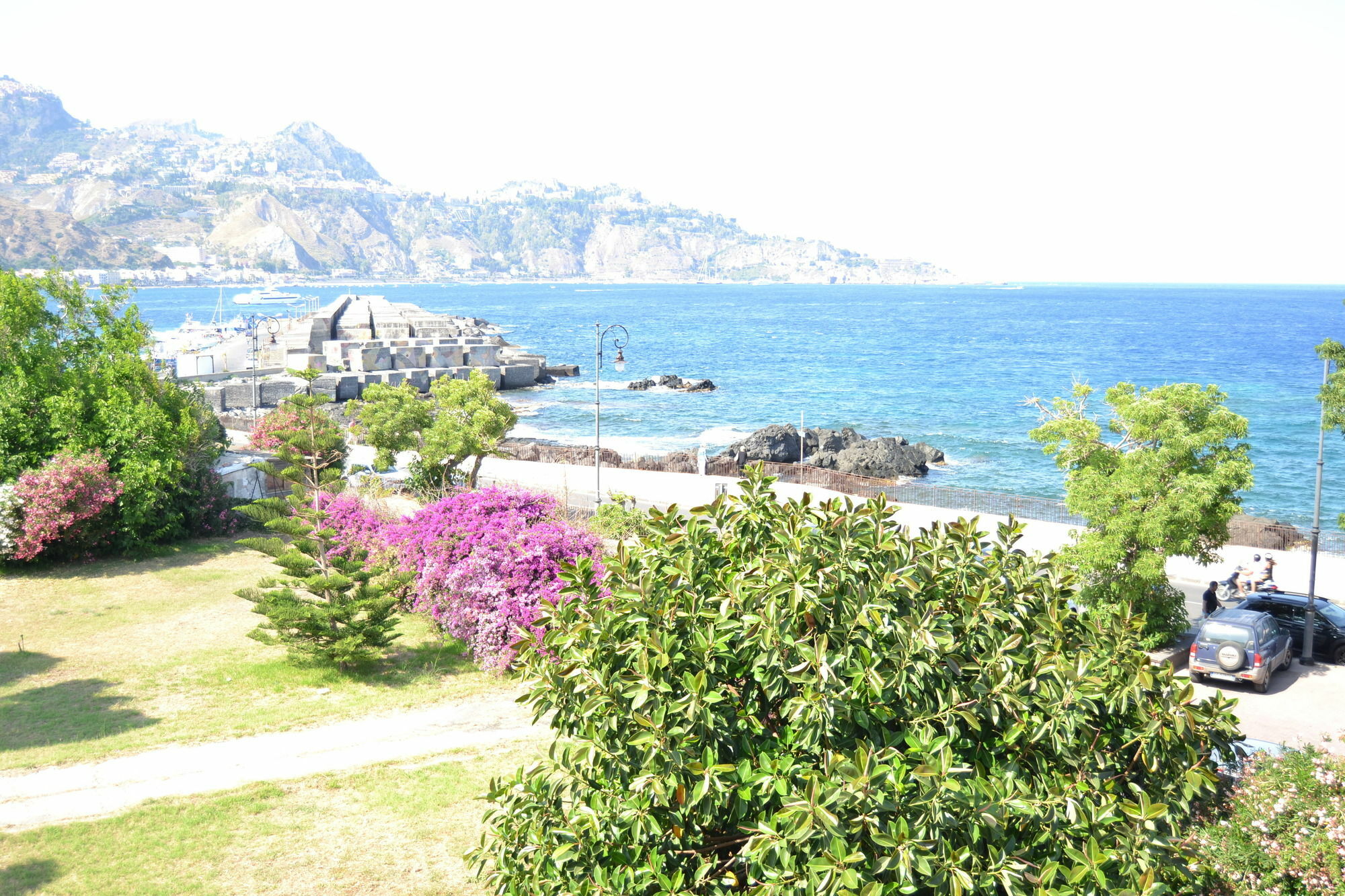 Hotel Porto Azzurro Giardini Naxos Kültér fotó