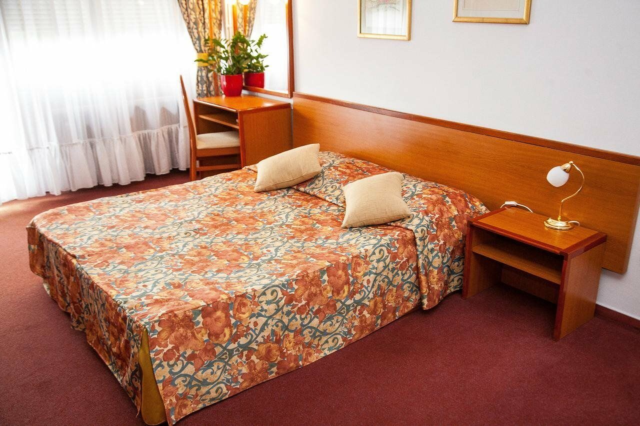Hotel Novi Zágráb Kültér fotó