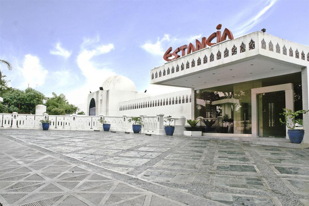 Estancia Resort Hotel Tagaytay City Kültér fotó