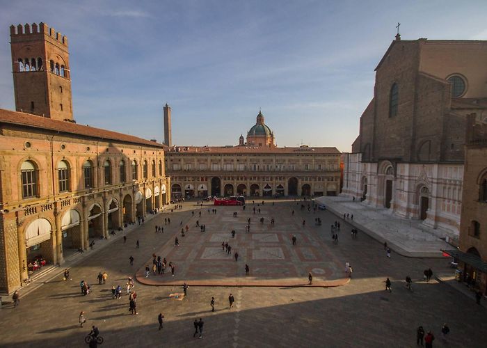 Piazza Maggiore Bologna Welcome | Things to do and visit in Bologna - Tourist ... photo