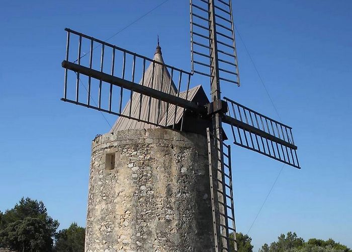 Moulin de Daudet Les Moulins d'Alphonse Daudet | Alpilles en Provence photo