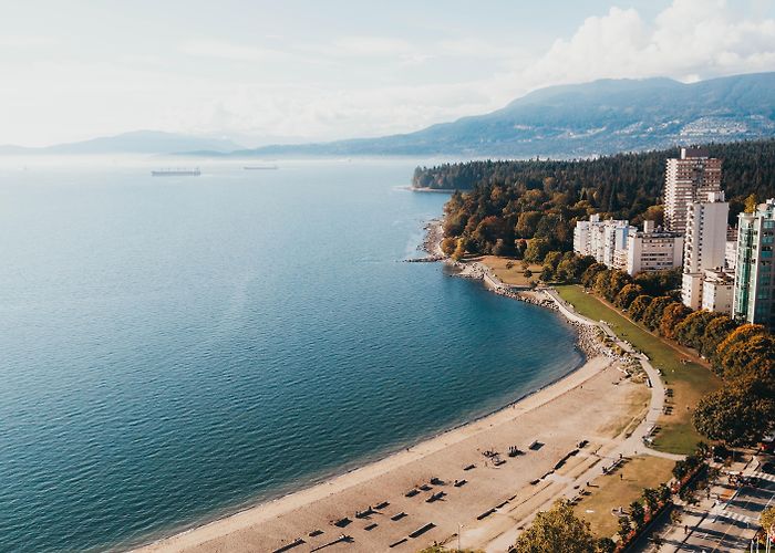 English Bay Beach A photo I took of our beautiful city - English Bay : r/vancouver photo