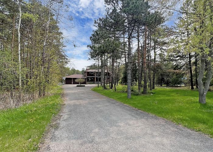 Cedarena Vacation Homes near Cedarena, Toronto: House Rentals & More | Vrbo photo