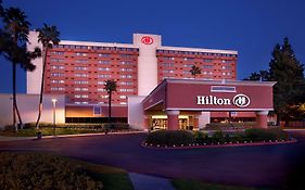 Hilton Concord Hotel Exterior photo