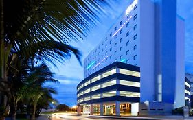 Aloft Cancun Hotel Exterior photo