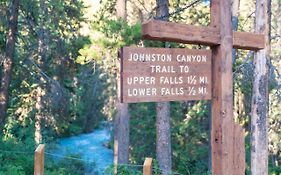 Johnston Canyon Lodge & Bungalows Castle-hegyi csomópont Exterior photo
