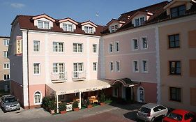 Hotel Tilia Bazin Exterior photo