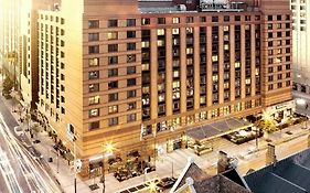 Embassy Suites By Hilton Chicago Downtown River North Exterior photo