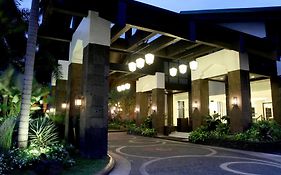 The Sulo Riviera Hotel Manila Exterior photo