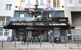 Peace & Love Hostel Párizs Exterior photo