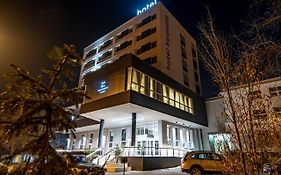 Hotel Karpatia Homonna Exterior photo